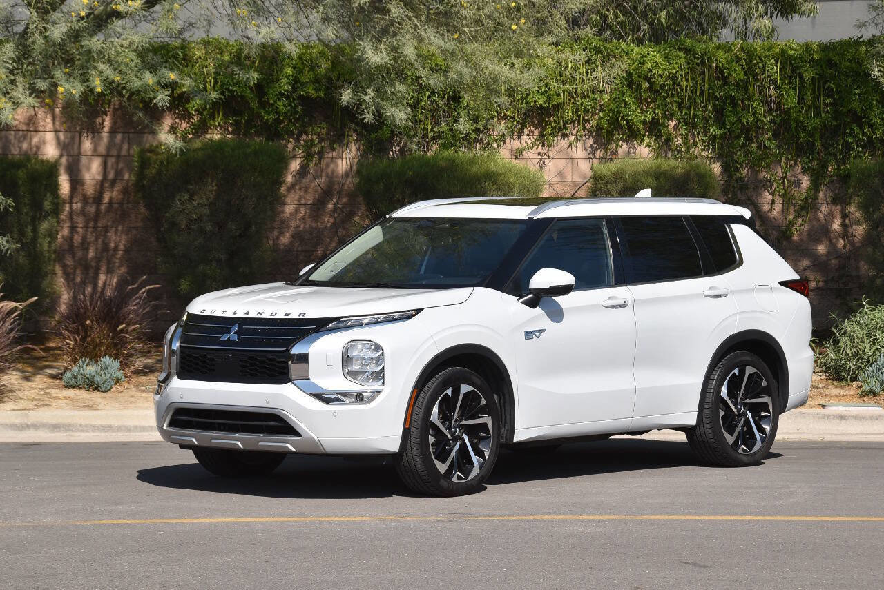 Used 2023 Mitsubishi Outlander SEL AWD/4WD image 7