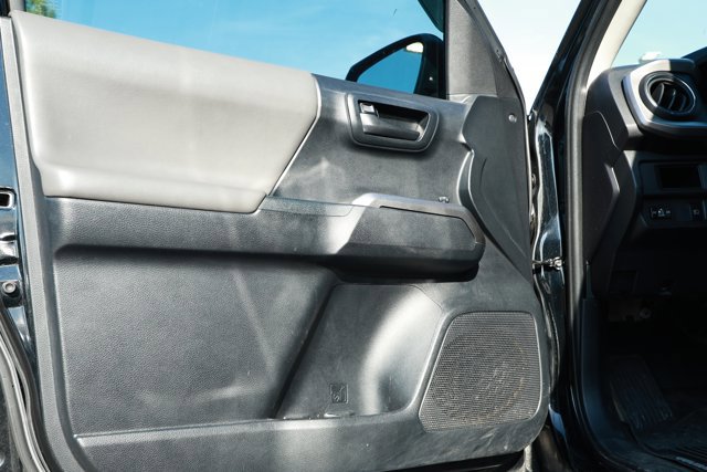 Used 2018 Toyota Tacoma SR5 RWD image 20