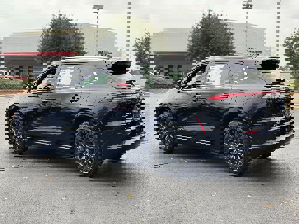 Used 2025 Toyota Crown Signia image 11