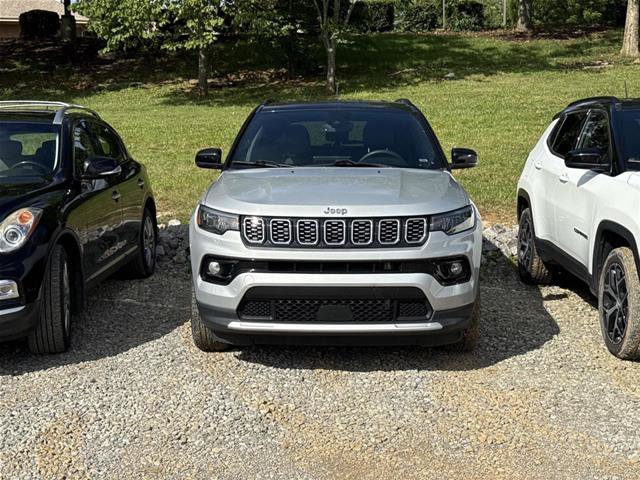 Used 2024 Jeep Compass Limited AWD/4WD image 2