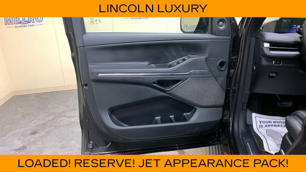 Used 2025 Lincoln Navigator Reserve w/ Jet Appearance Package AWD/4WD image 32