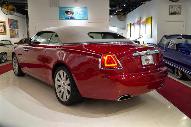 Used 2017 Rolls-Royce Dawn image 9
