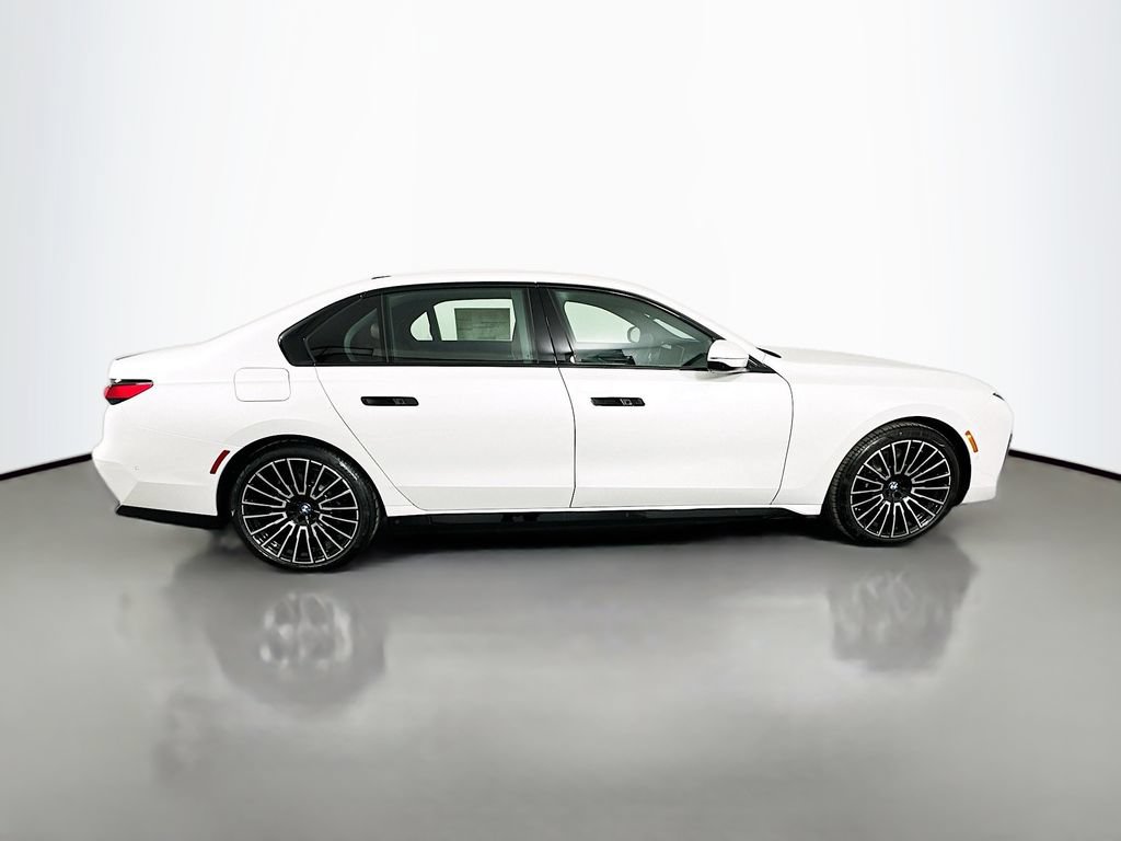 Used 2026 BMW 750e xDrive w/ Executive Package AWD/4WD image 4