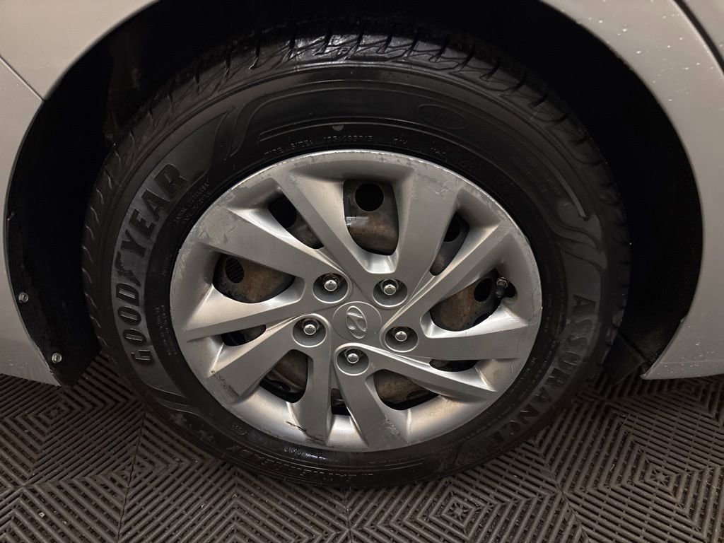 Used 2018 Hyundai Elantra SE w/ Cargo Package image 19