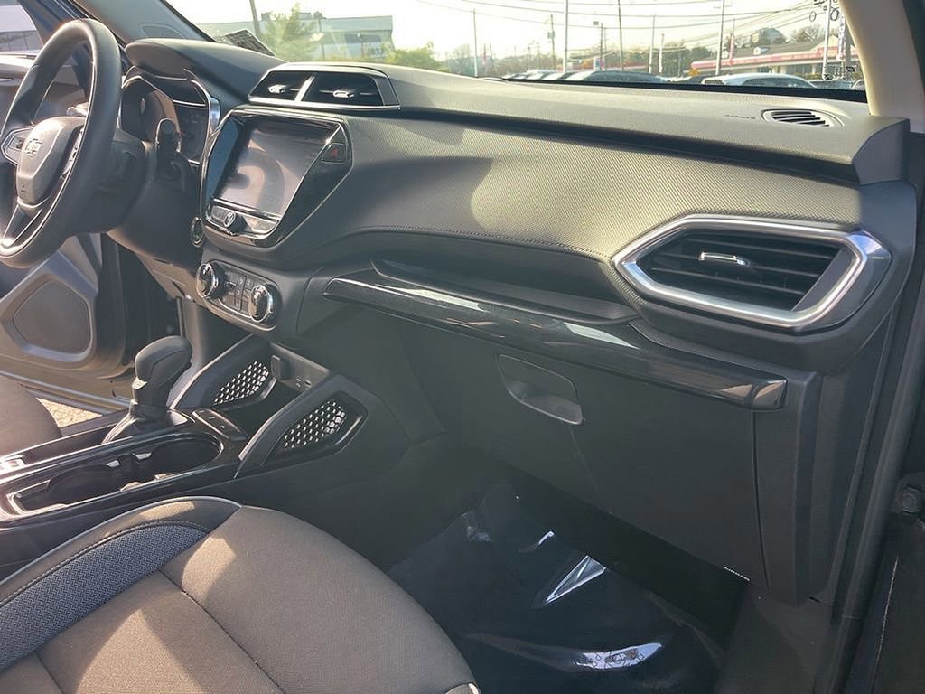 Used 2023 Chevrolet TrailBlazer LT w/ Convenience Package image 47