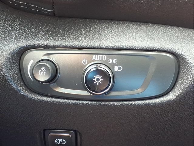 Used 2022 Chevrolet Blazer LT AWD/4WD image 17
