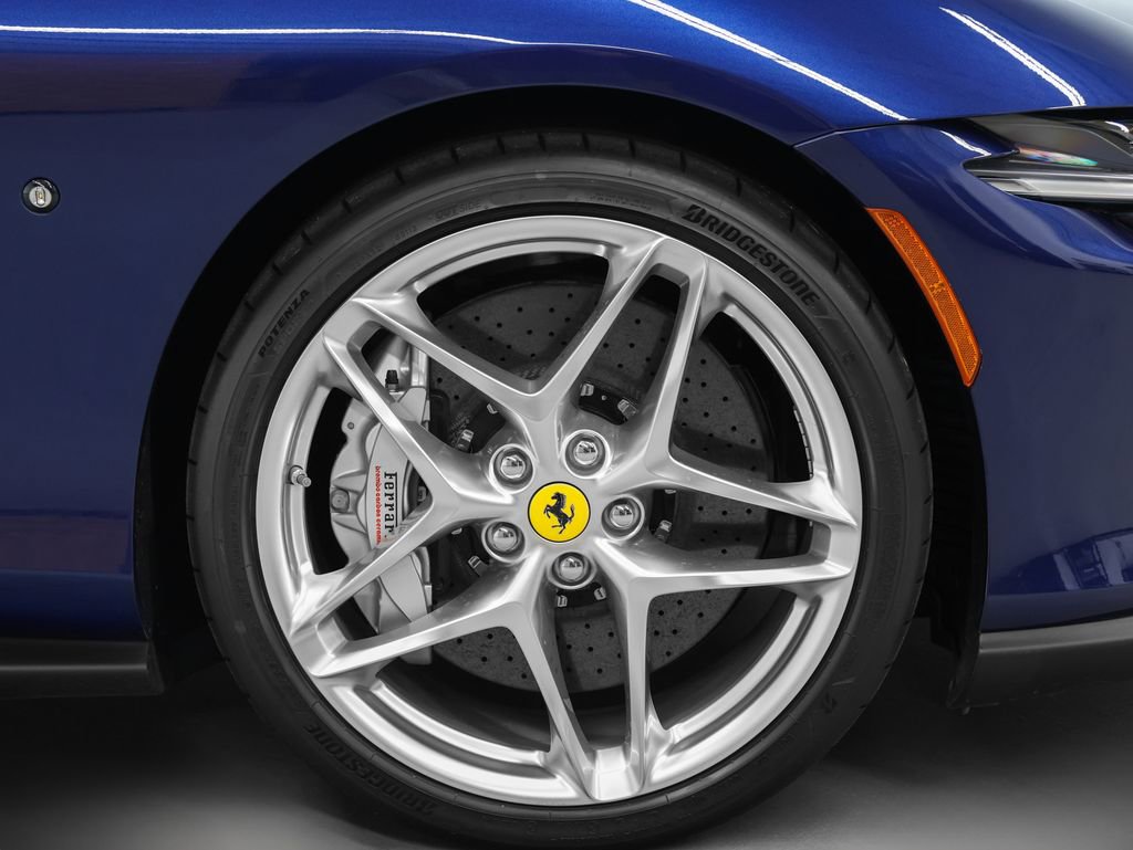 Certified 2025 Ferrari Roma Spider RWD image 12
