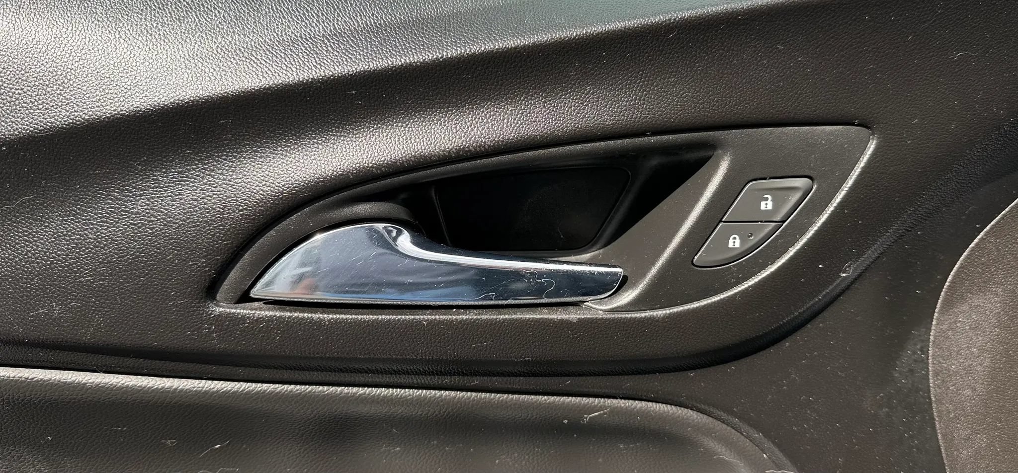 Used 2018 Chevrolet Equinox Premier AWD/4WD image 24