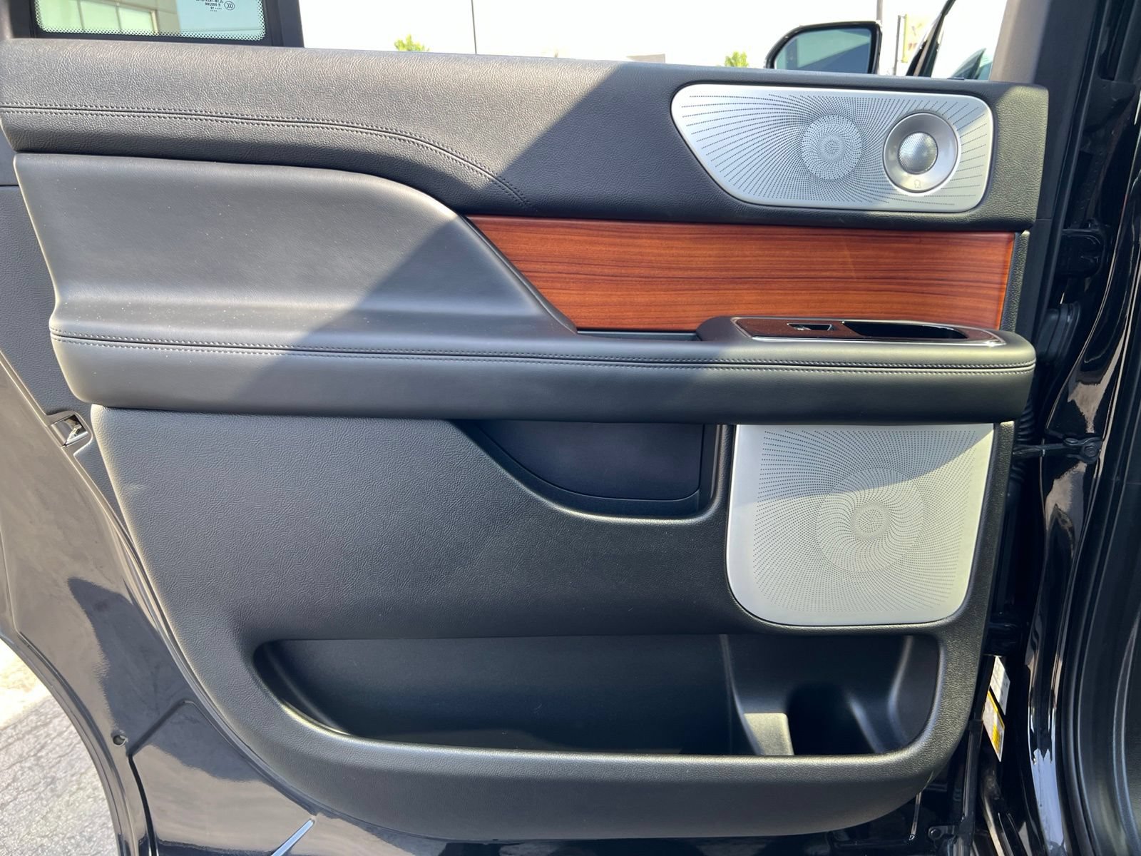 Used 2019 Lincoln Navigator L Reserve AWD/4WD image 41