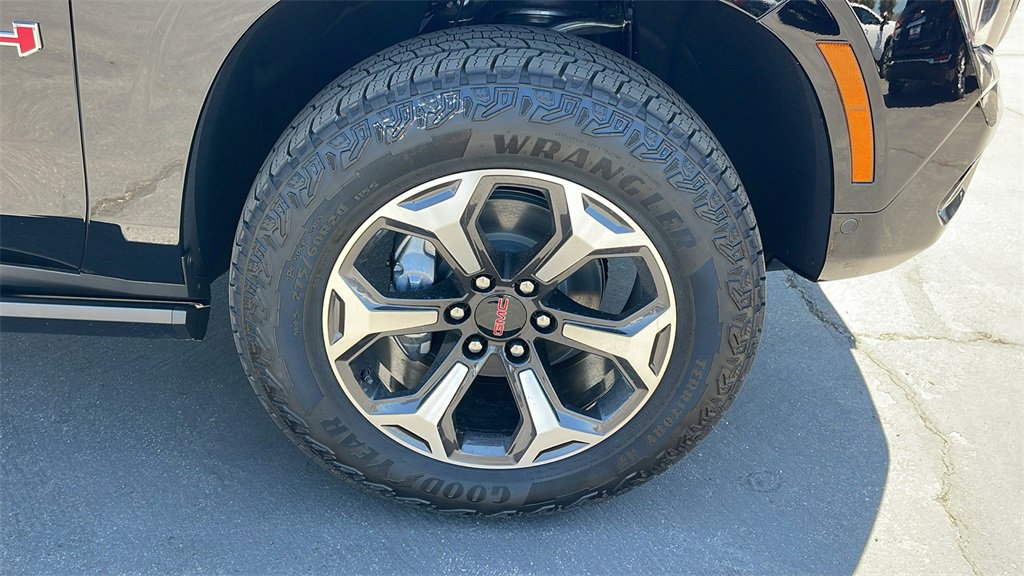 New 2025 GMC Yukon XL AT4 Ultimate image 9