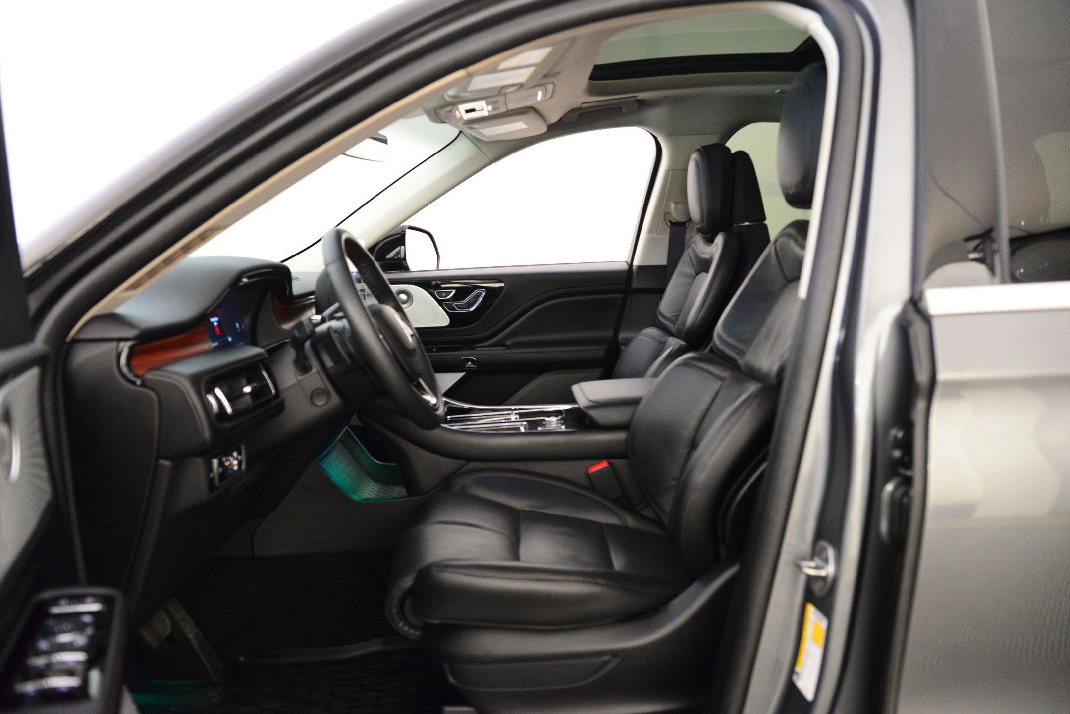 Used 2023 Lincoln Aviator Reserve w/ Equipment Group 201A image 27