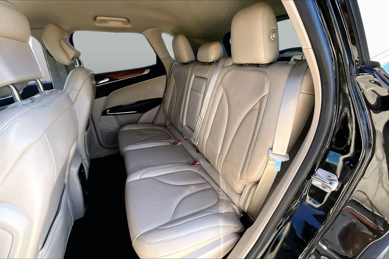 Used 2019 Lincoln MKC Select w/ Select Plus Package FWD image 18