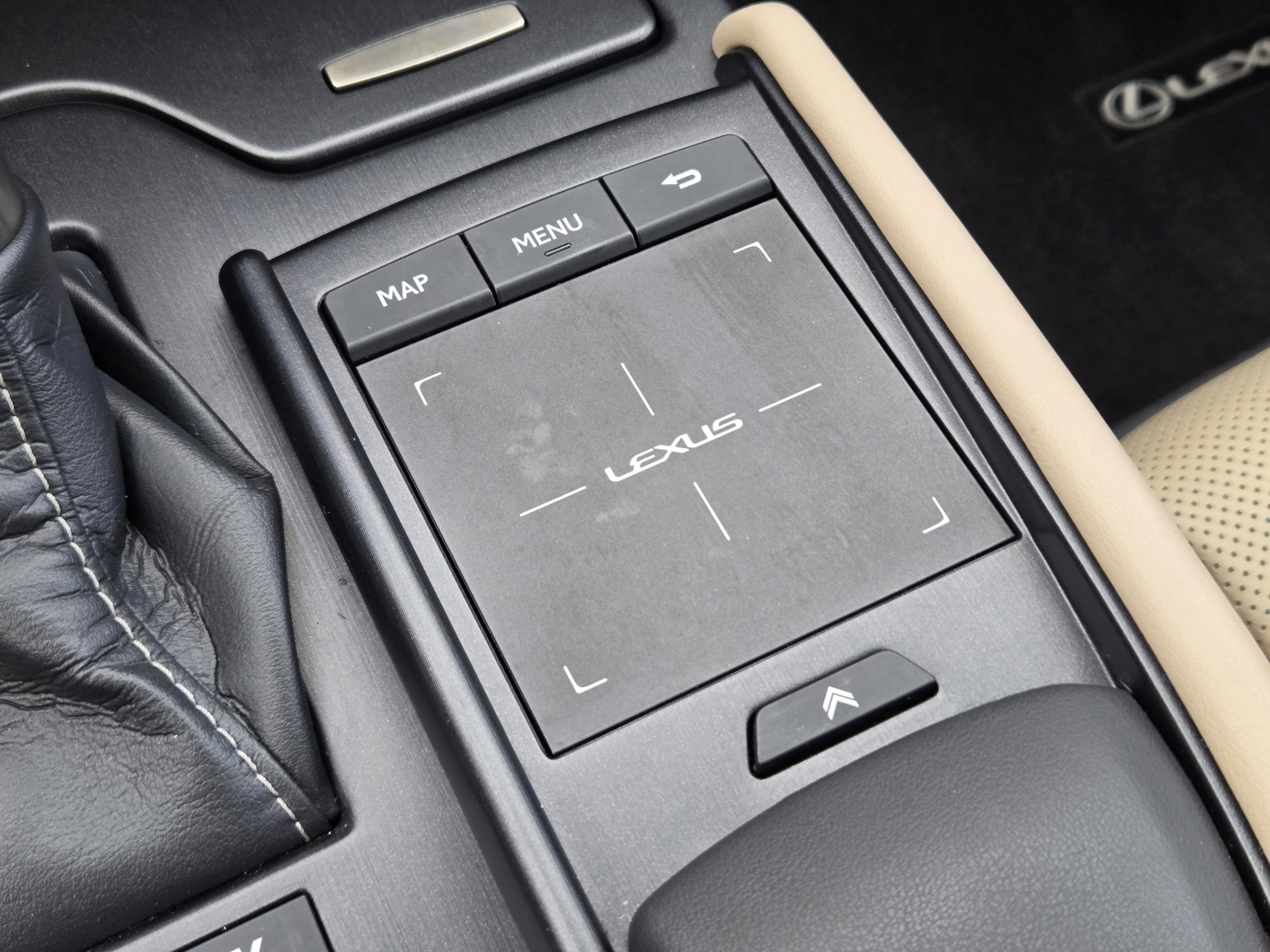 Used 2019 Lexus ES 300h w/ Premium Package image 19