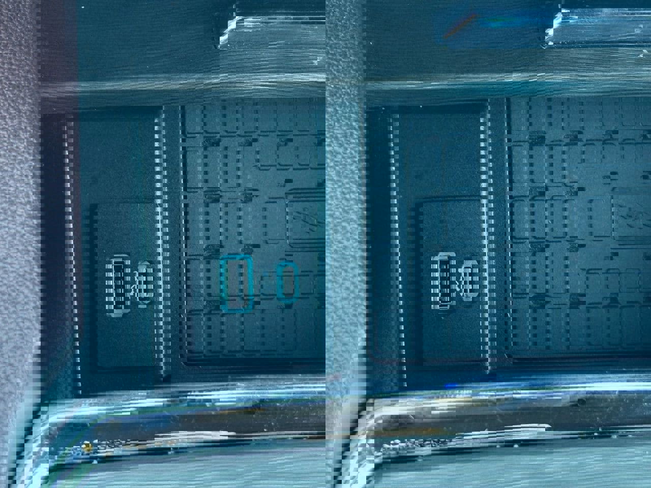 Used 2024 Ford Expedition Limited image 21