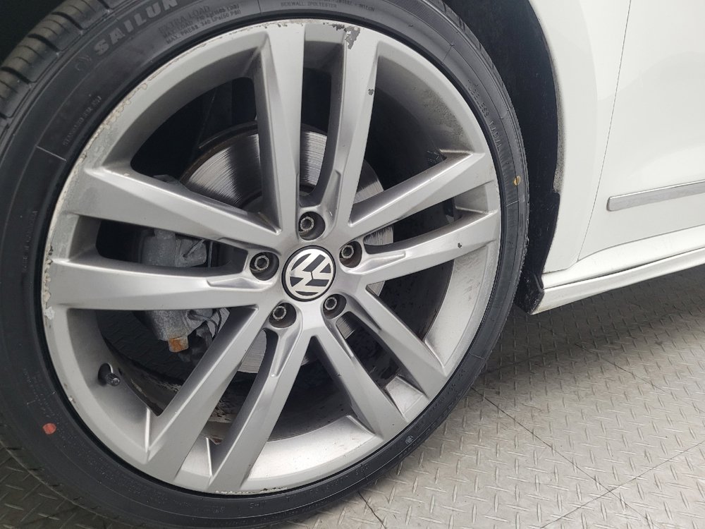 Used 2017 Volkswagen Passat 1.8T R-Line image 31