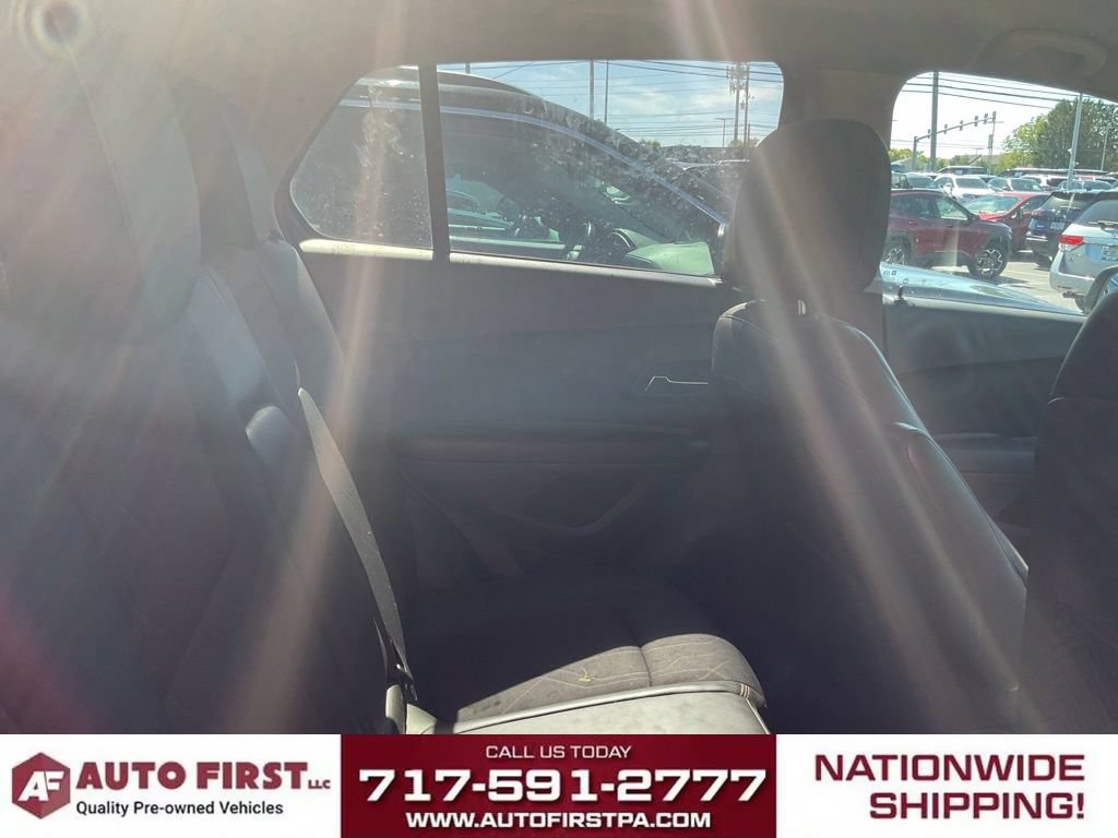 Used 2021 Chevrolet Trax LT w/ Driver Confidence Package AWD/4WD image 16