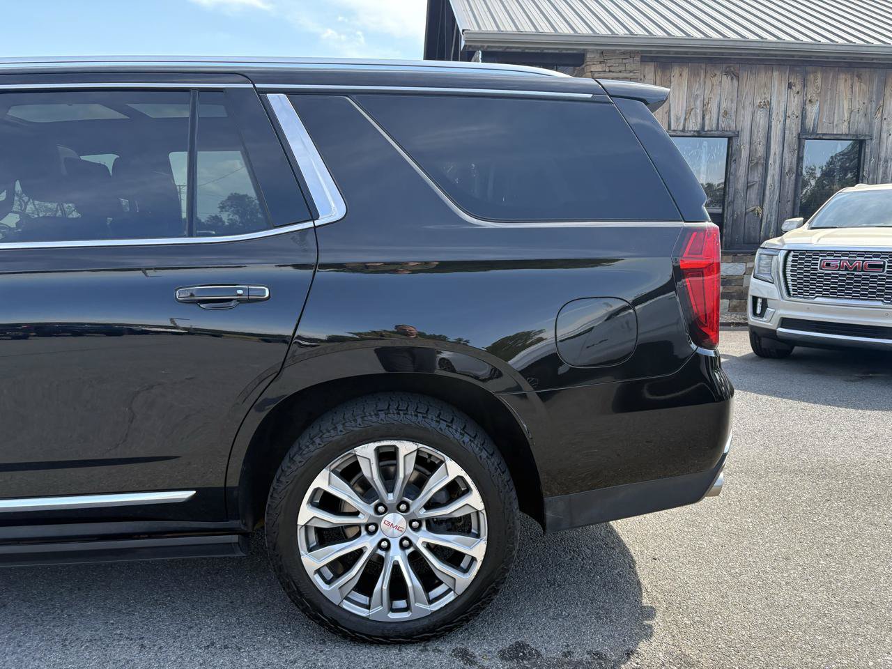 Used 2021 GMC Yukon Denali w/ Denali Ultimate Package AWD/4WD image 36