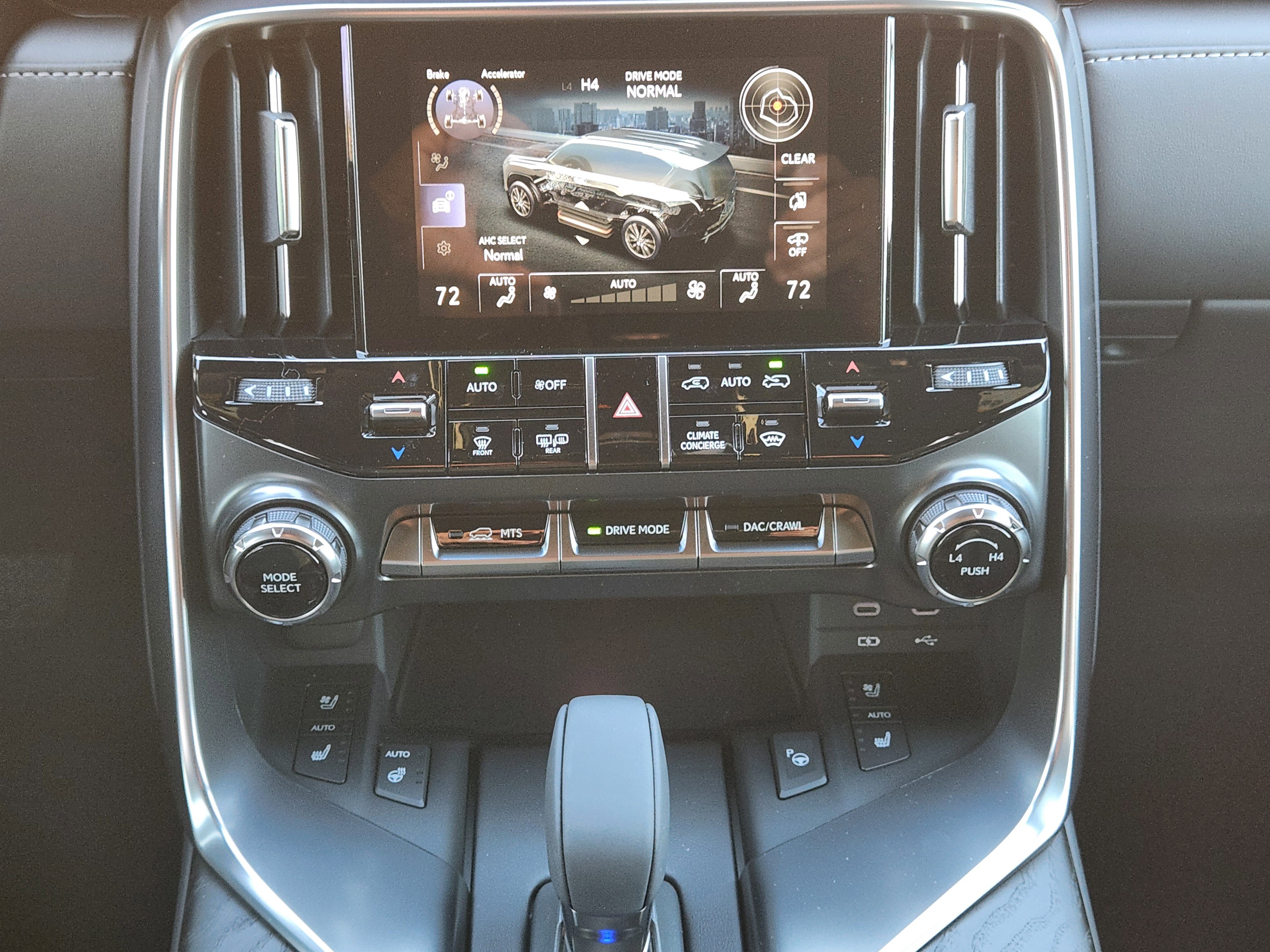 New 2026 Lexus LX 700h Luxury image 13