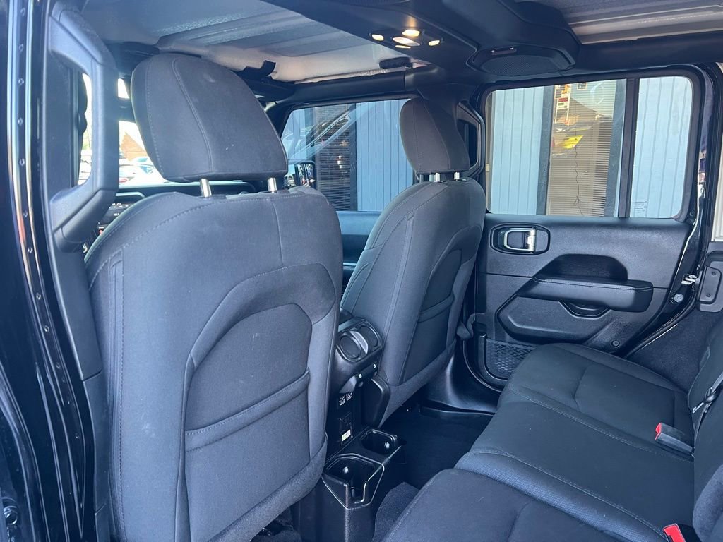 Used 2019 Jeep Wrangler Unlimited Sahara image 15