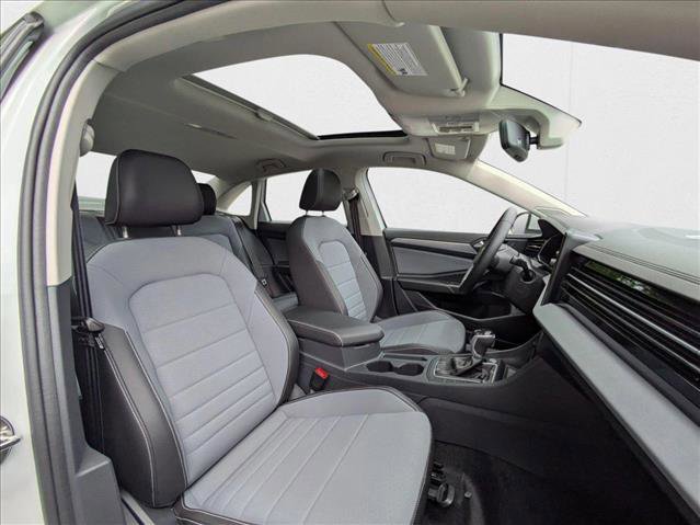 New 2025 Volkswagen Jetta SE image 16