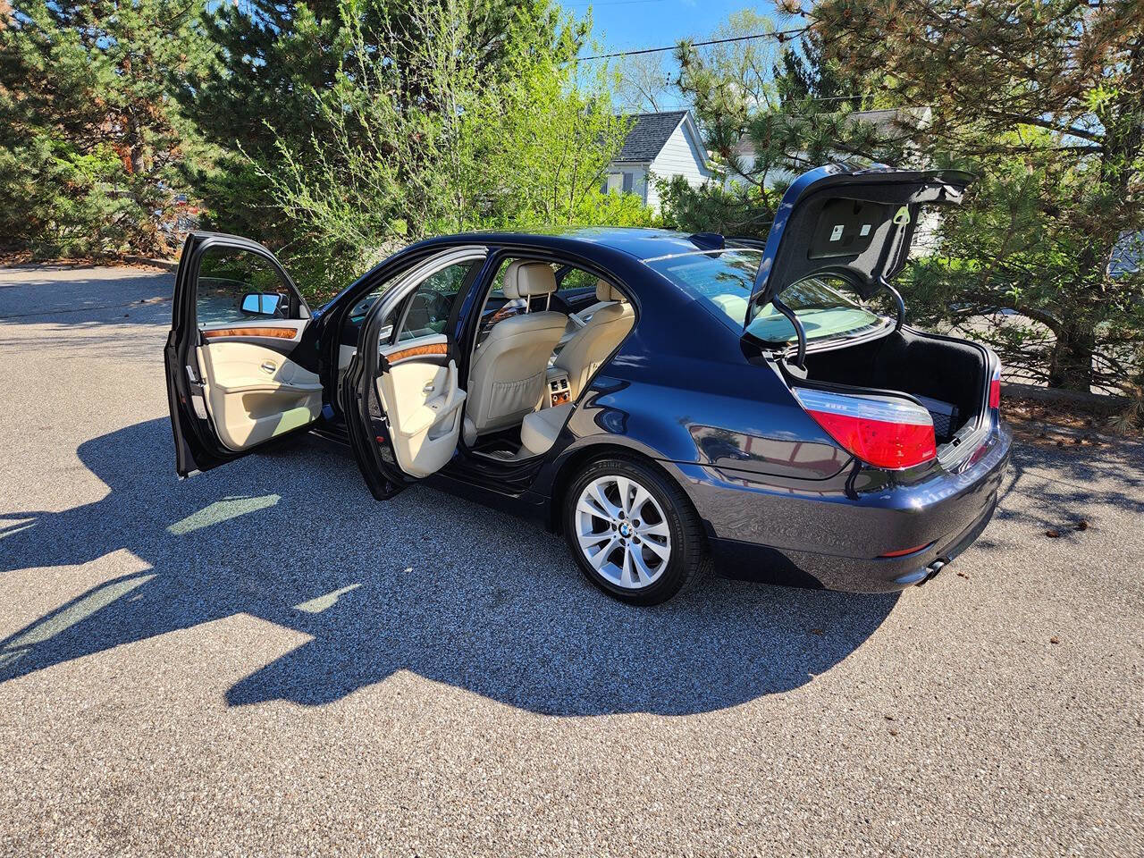 Used 2010 BMW 535i xDrive Sedan image 14