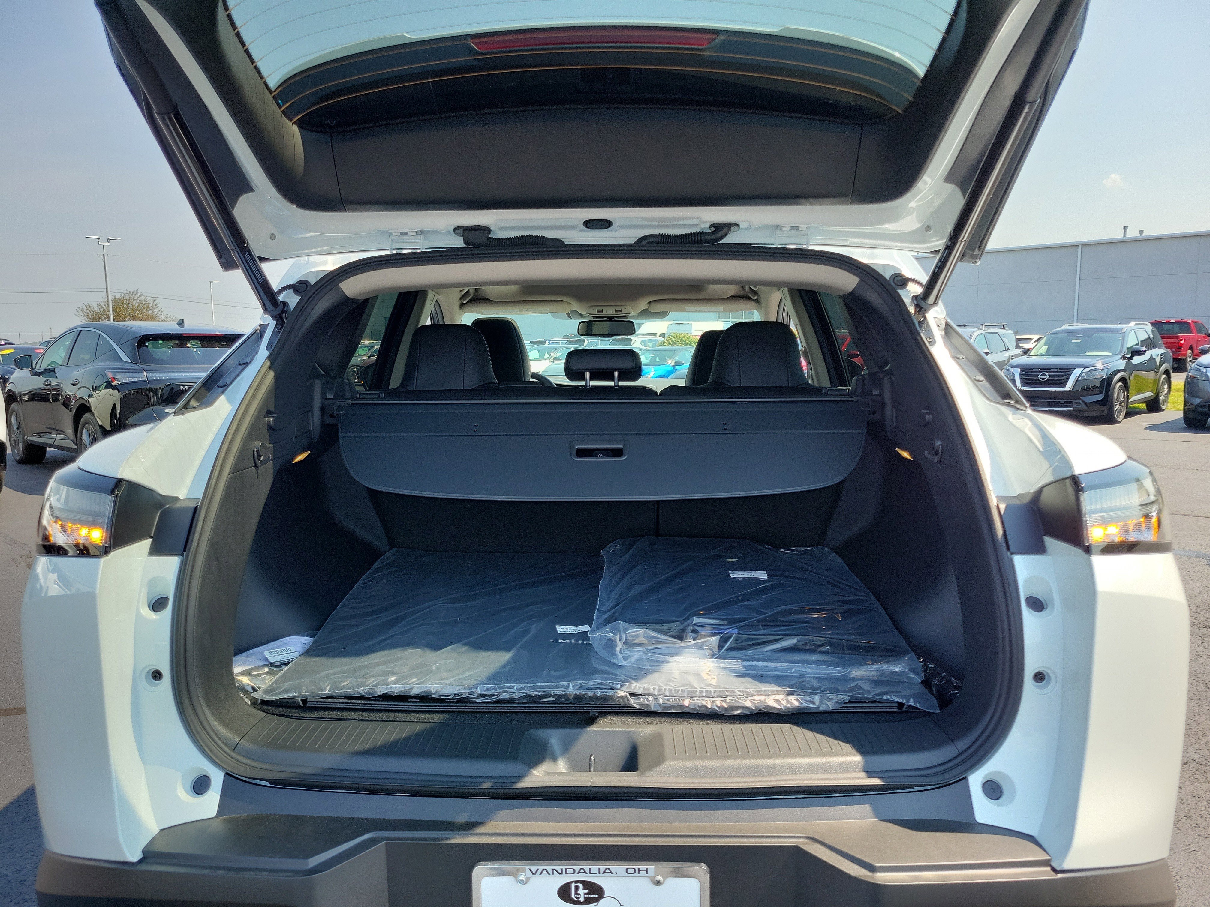 Used 2025 Nissan Murano SL w/ Cargo Package image 8