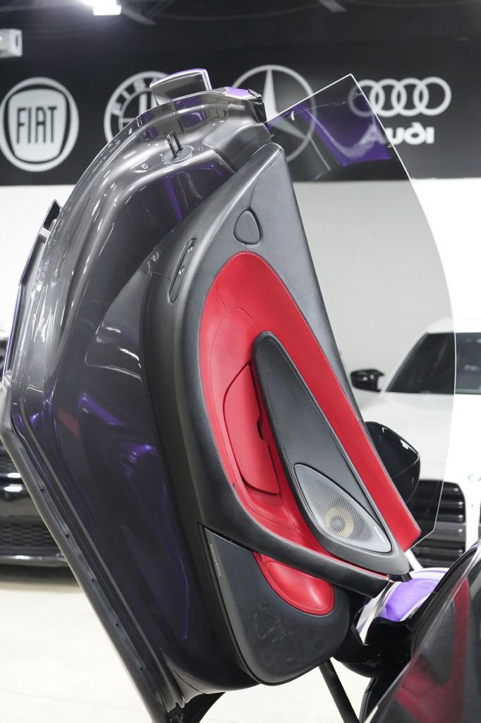 Used 2017 McLaren 570S Coupe RWD image 11