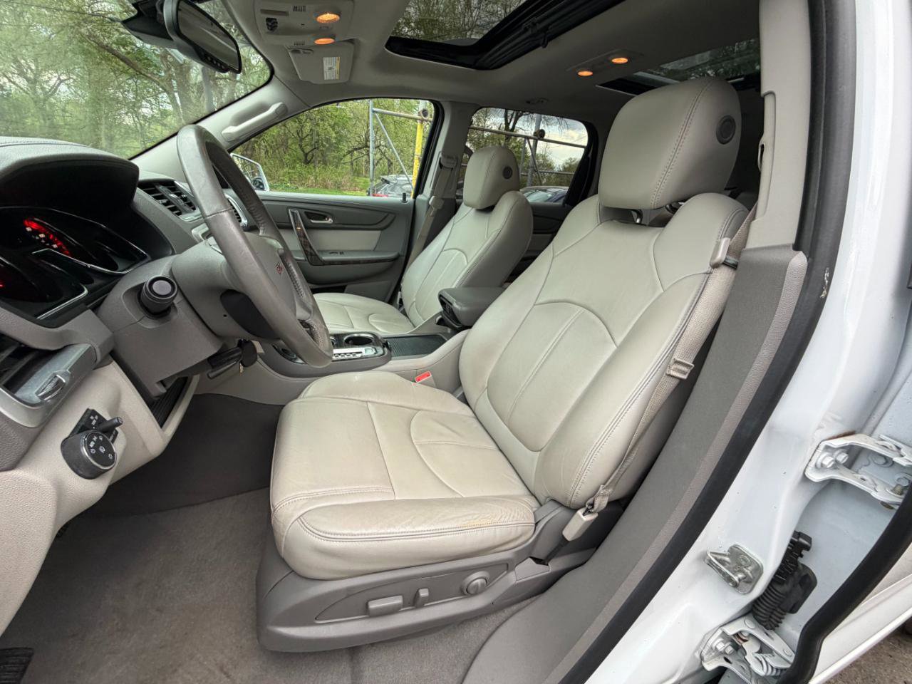 Used 2017 GMC Acadia Limited SLT image 18