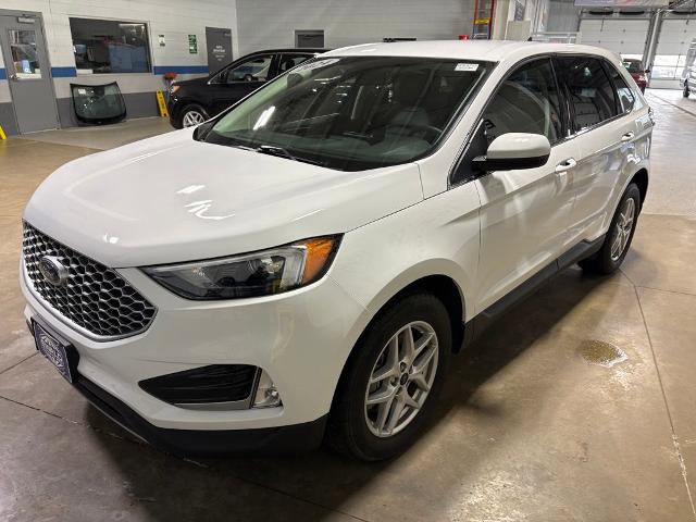 Certified 2024 Ford Edge SEL w/ Convenience Package AWD/4WD image 4