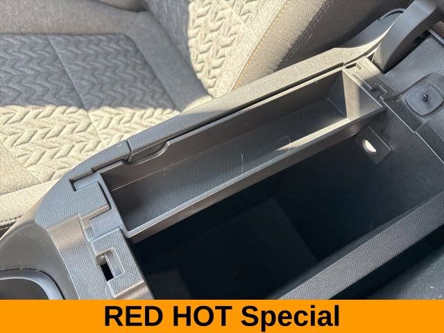 Used 2023 Chevrolet Equinox LT w/ Driver Convenience Package image 28