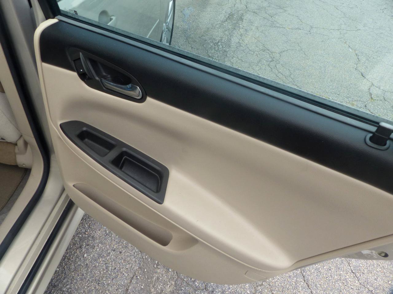 Used 2010 Chevrolet Impala LS FWD image 14