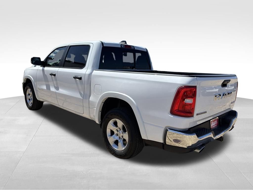 Used 2025 RAM 1500 Big Horn AWD/4WD image 3