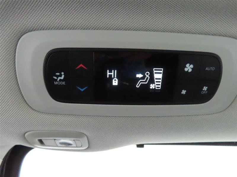 Used 2020 Chrysler Pacifica Limited FWD image 34