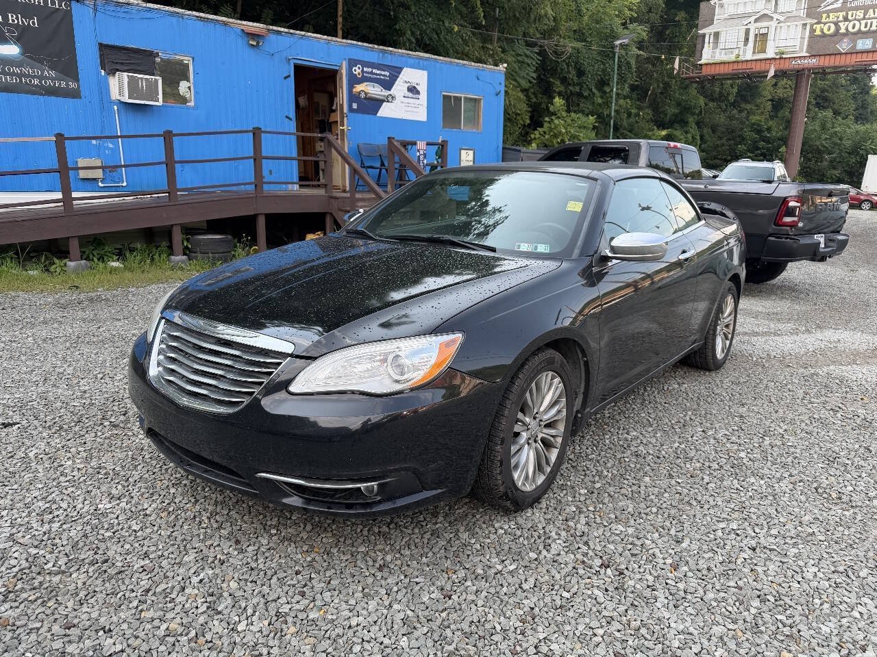 Used 2013 Chrysler 200 Limited FWD image 4