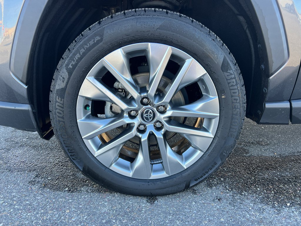 Used 2021 Toyota RAV4 Limited image 14