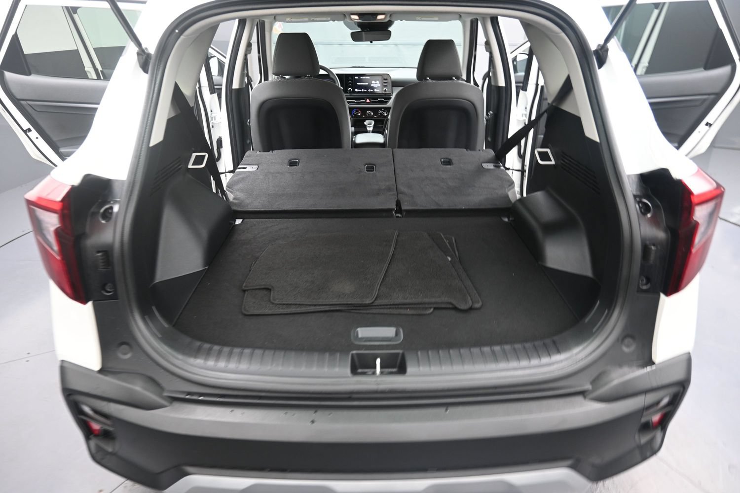 Used 2024 Kia Seltos LX AWD/4WD image 36
