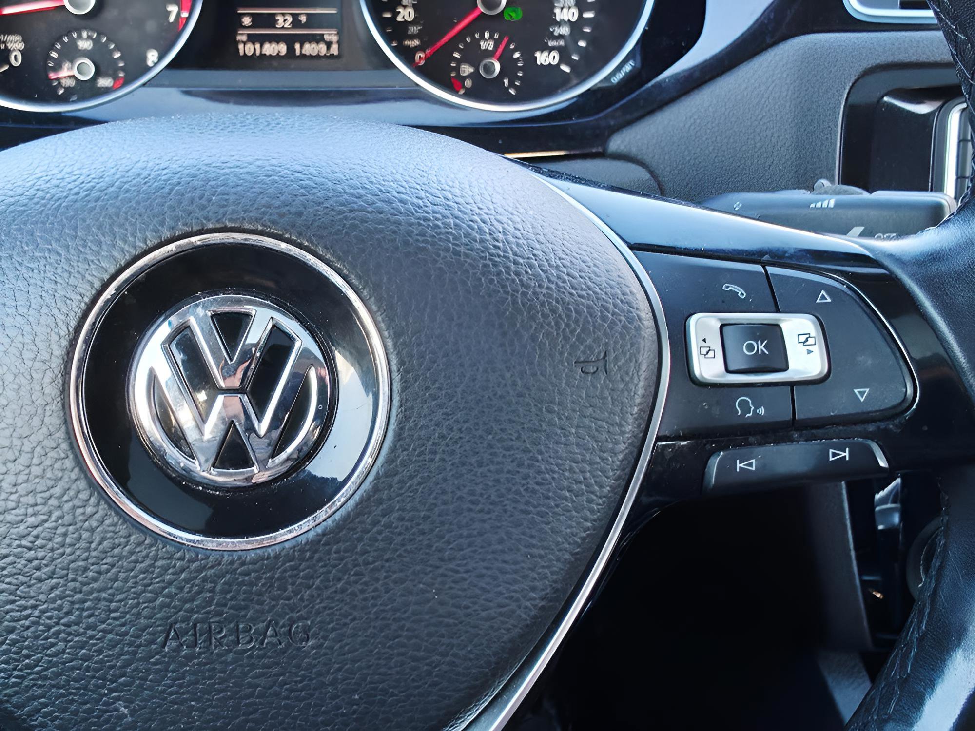 Used 2016 Volkswagen Jetta SEL w/ Lighting Package FWD image 22