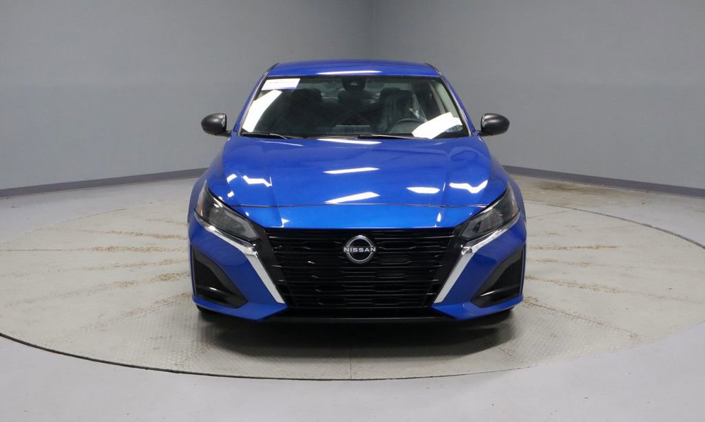 Used 2025 Nissan Altima 2.5 SV FWD image 5
