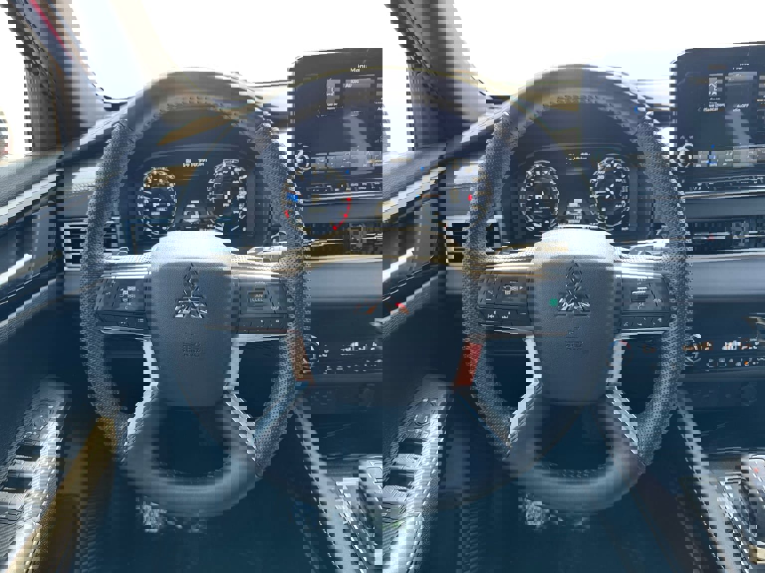 Used 2024 Mitsubishi Outlander SE Black Edition image 13