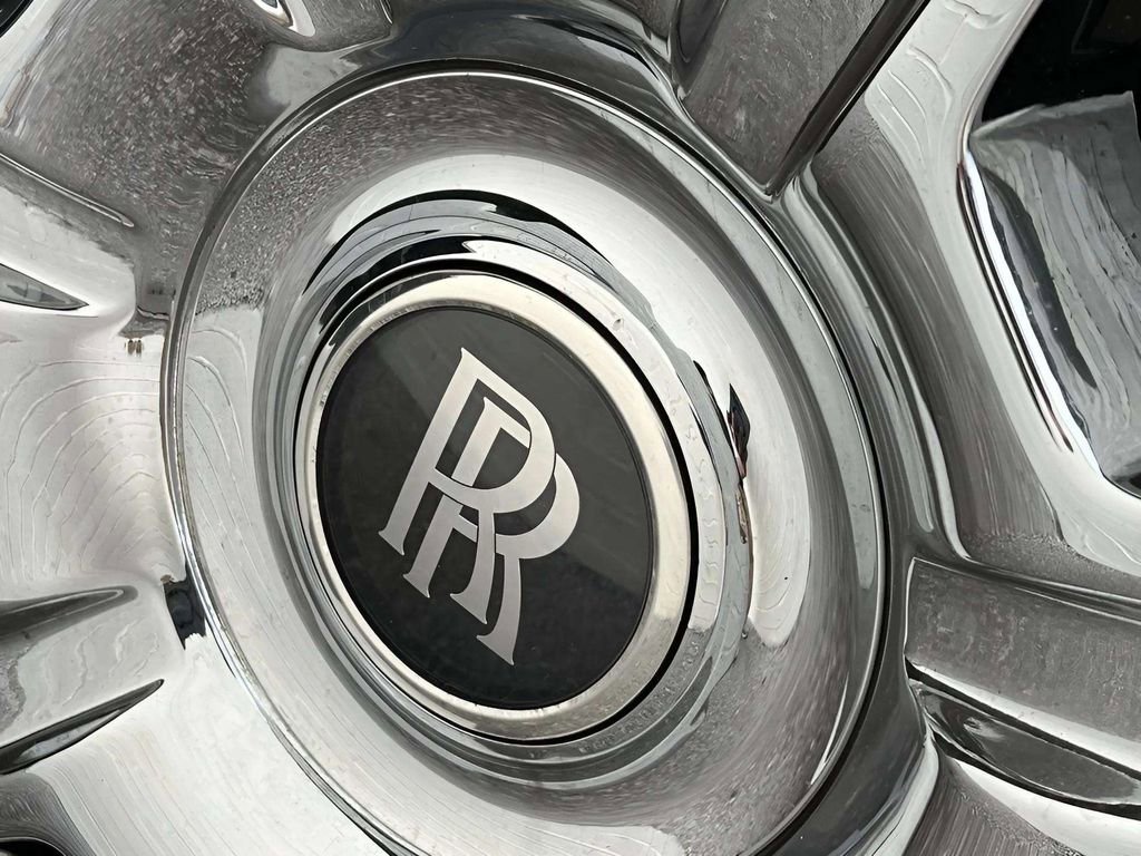 Used 2011 Rolls-Royce Ghost image 22