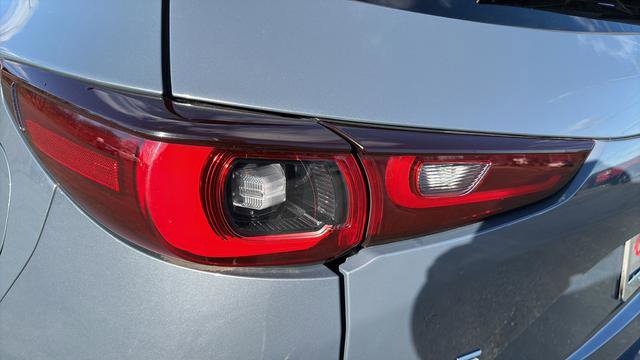 Used 2023 MAZDA CX-5 Carbon Edition image 4
