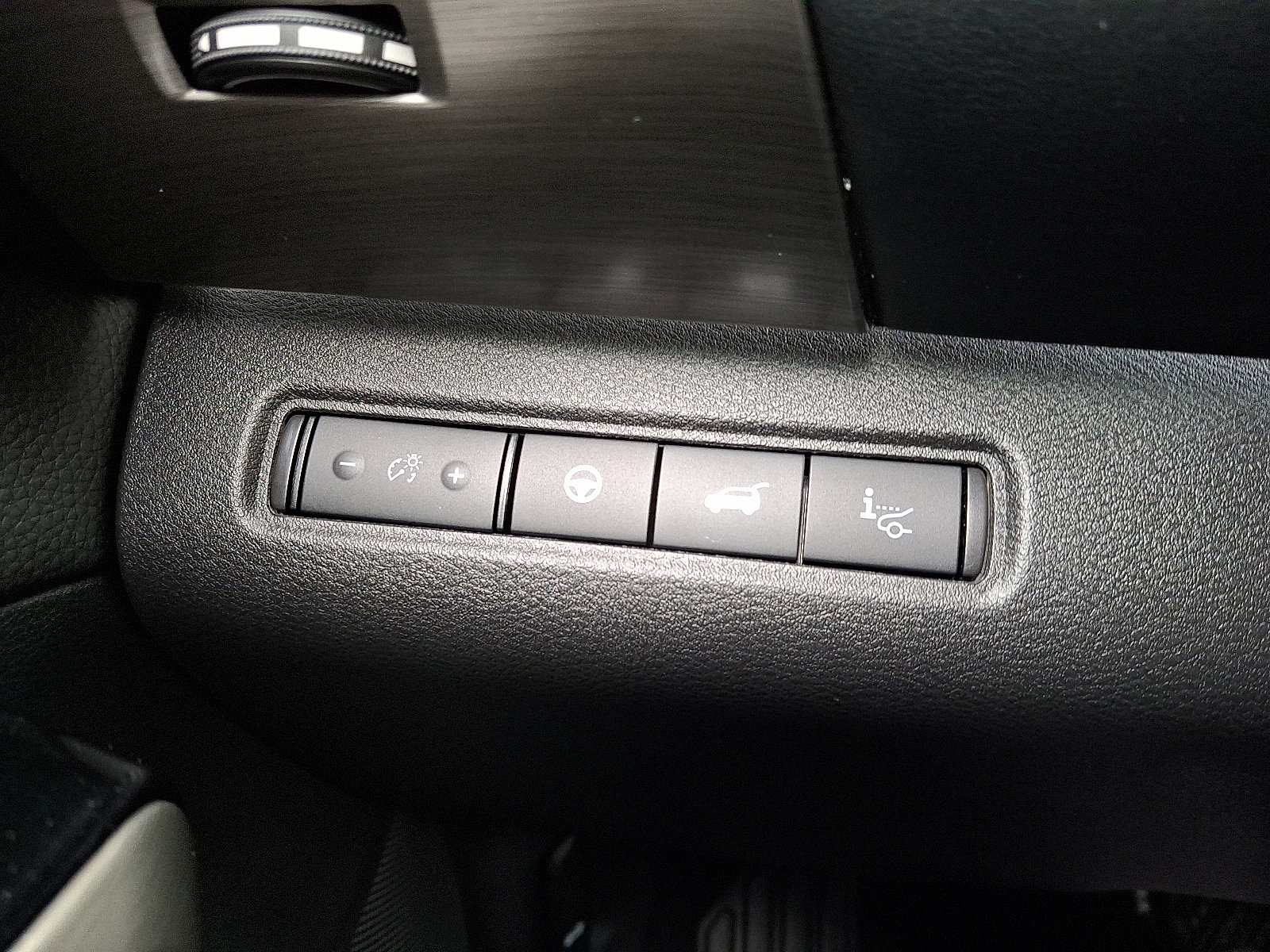 Used 2024 Nissan Pathfinder Platinum image 26