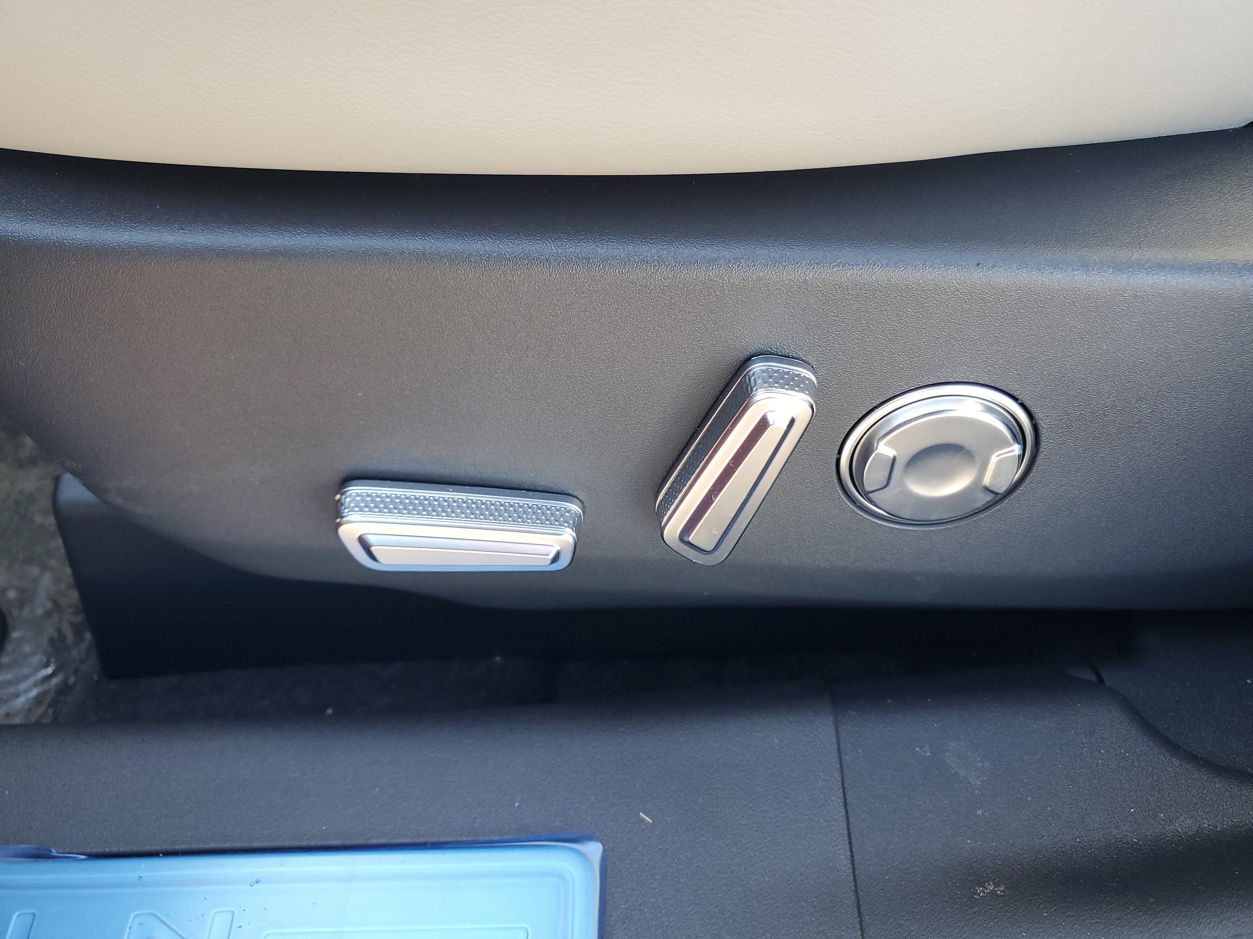 New 2026 Lincoln Nautilus Premier image 11