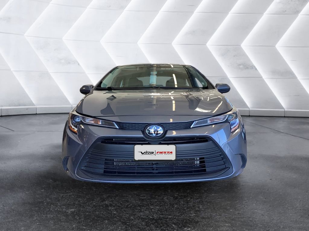 Used 2024 Toyota Corolla LE image 2