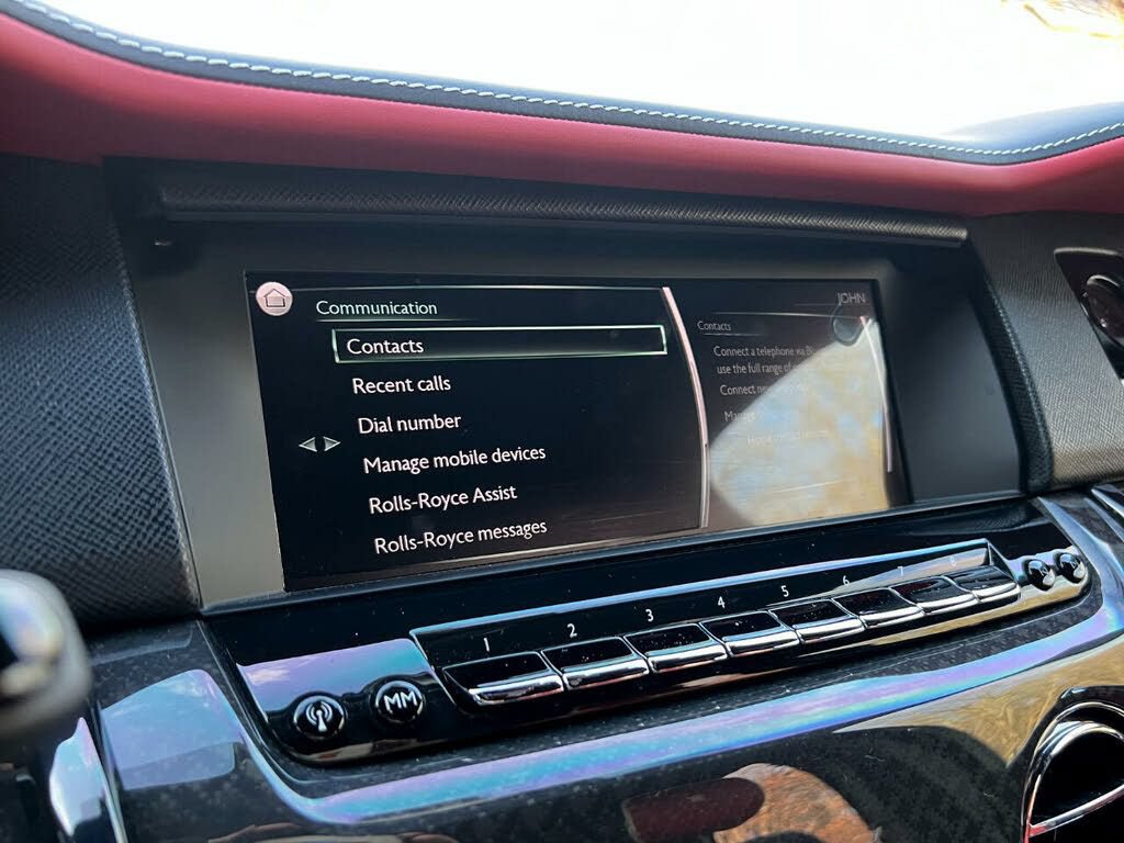Used 2022 Rolls-Royce Cullinan Black Badge AWD/4WD image 18