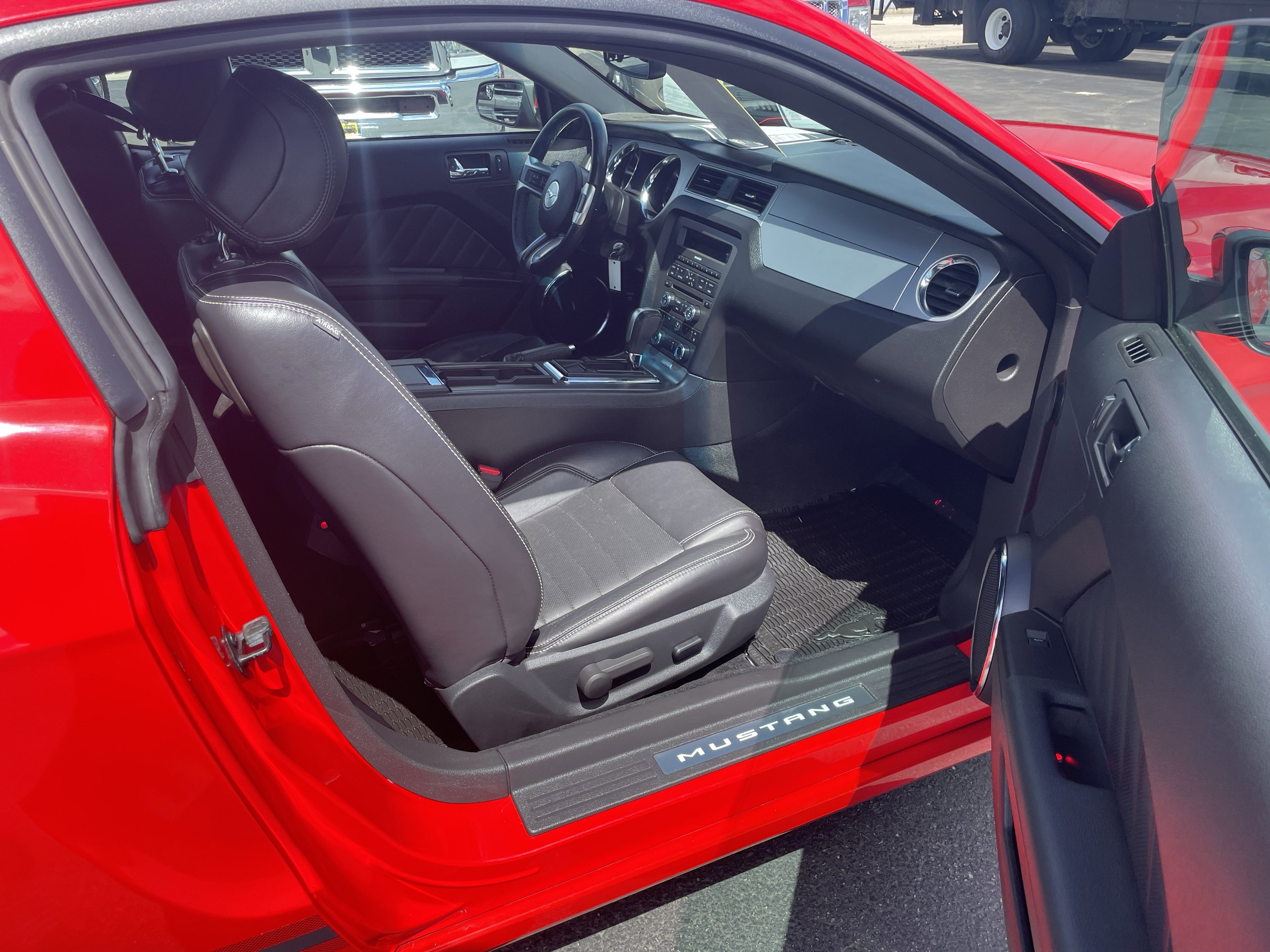 Used 2013 Ford Mustang Premium RWD image 22