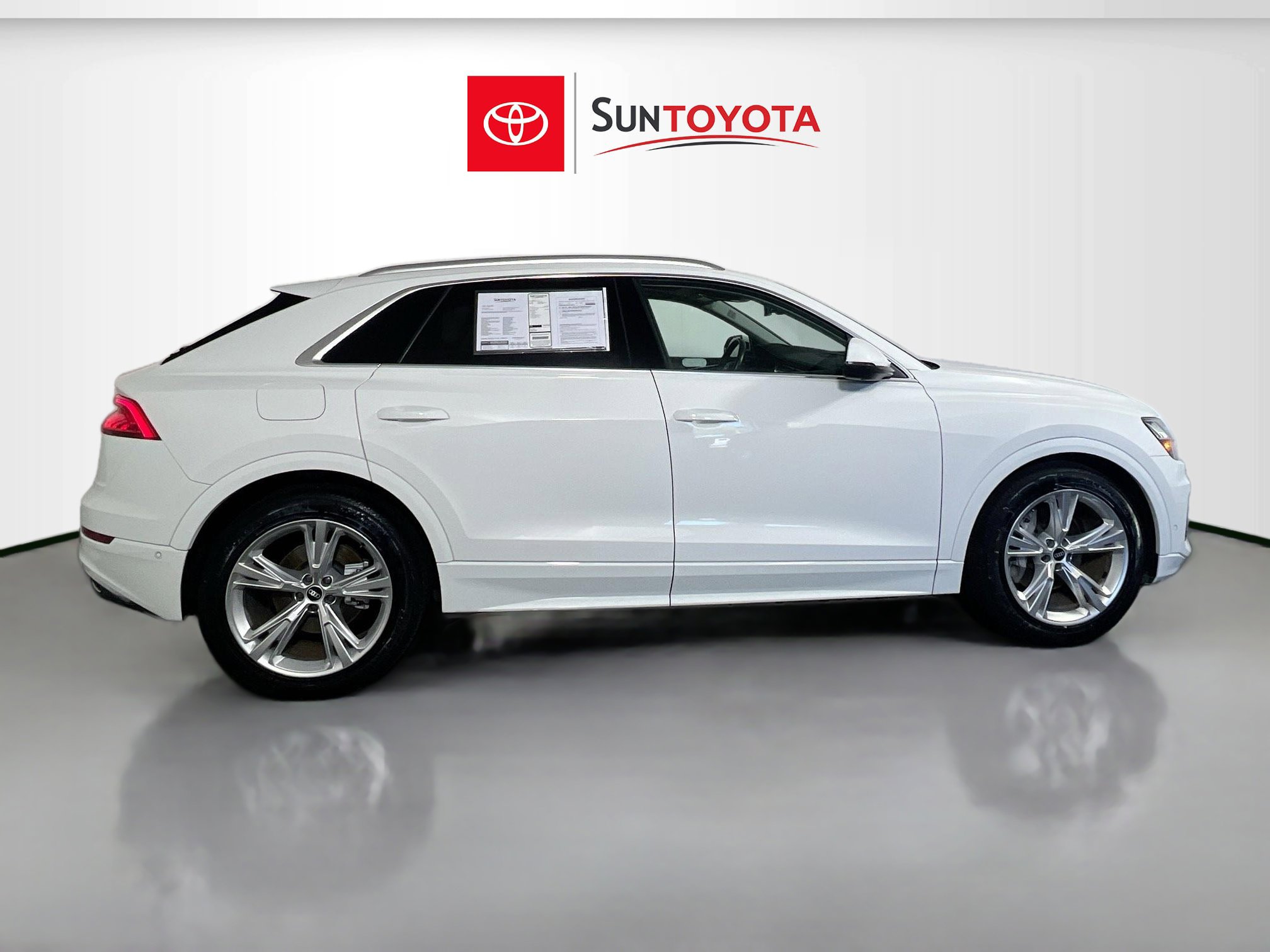 Used 2021 Audi Q8 Premium Plus w/ Premium Plus Package AWD/4WD image 2