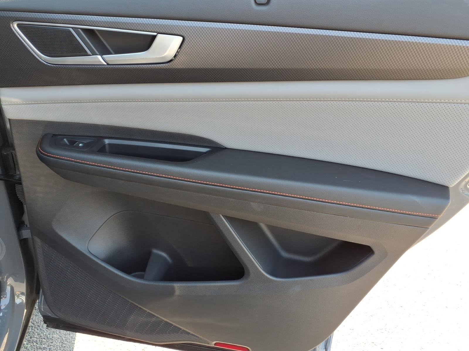 Certified 2024 Volkswagen Atlas Peak Edition SE image 11