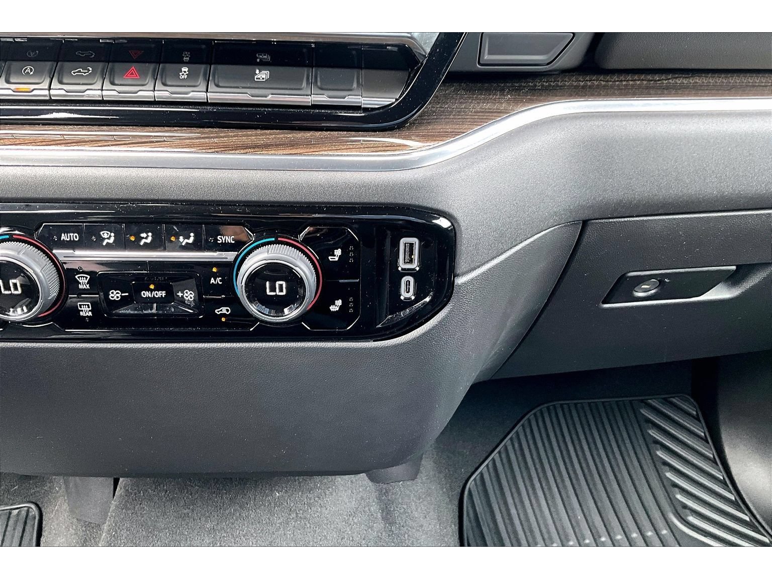 Used 2024 Chevrolet Silverado 1500 LT AWD/4WD image 26