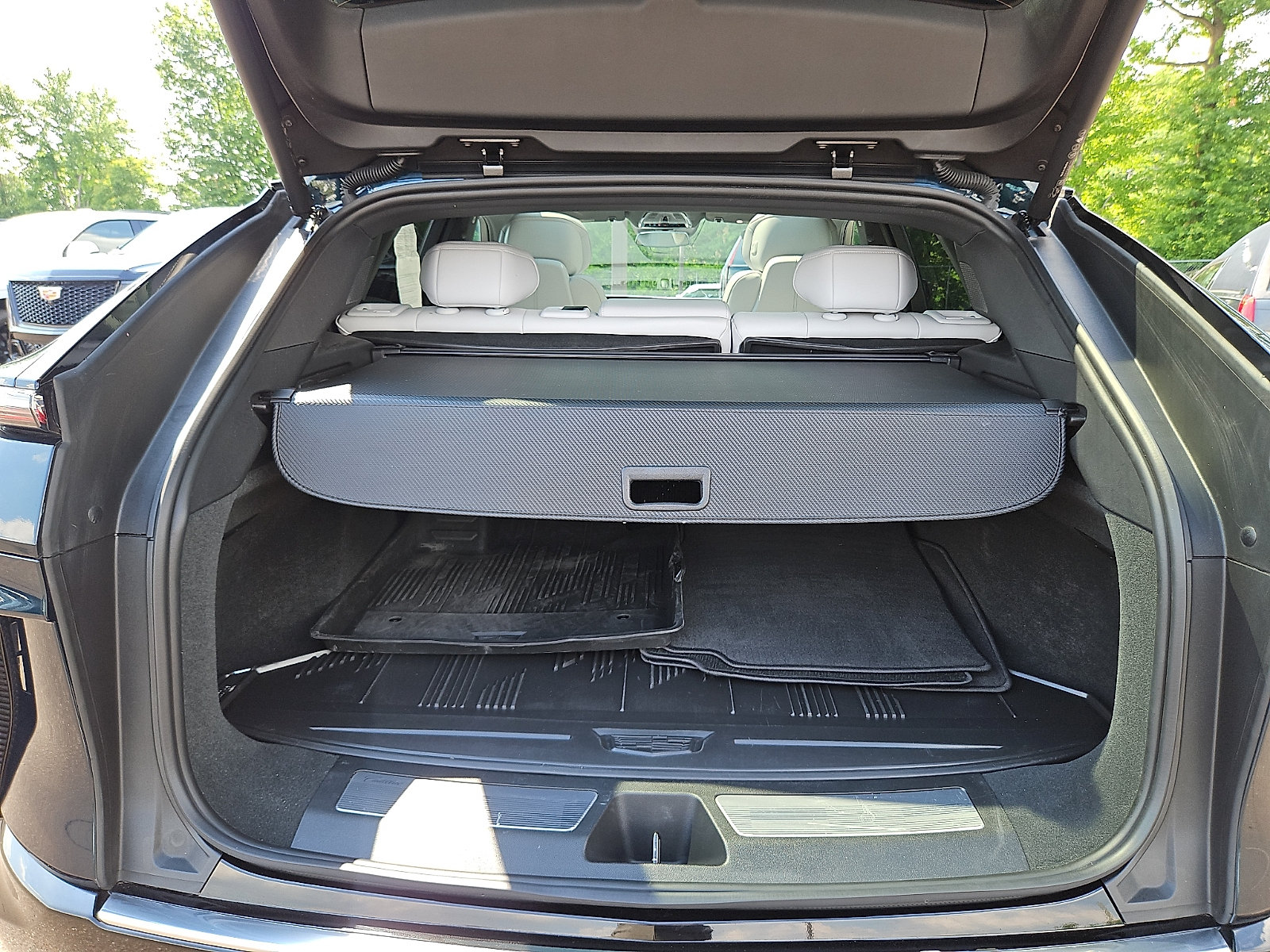 Certified 2024 Cadillac Lyriq Luxury w/ LPO, Floor Liner Package AWD/4WD image 28